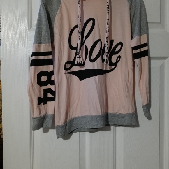 🏝🚴🔥ON FIRE PINK LADIES HOODIE🐢🏉A FABULOUS GIFT 🎁 GIVING ITEM. - Picture 8 of 8